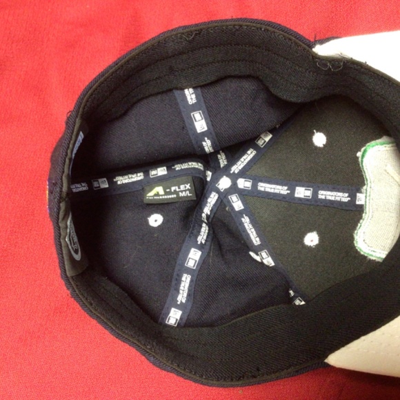 NHL VANCOUVER Canucks ball cap - Picture 3 of 3